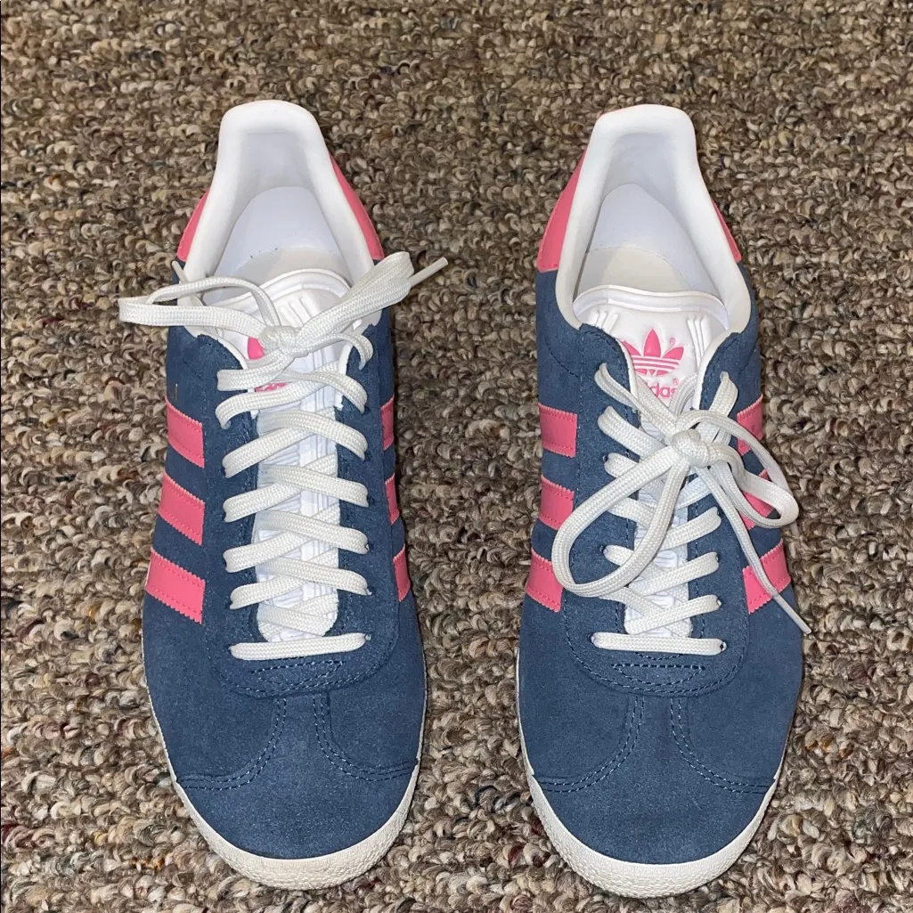 Womens Like New Adidas Gazelle Ink in Lucid Pink Sneakers Shoes - Image 3