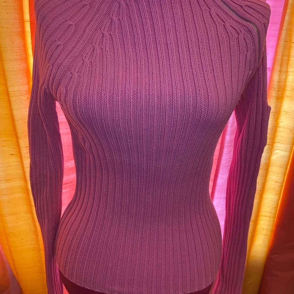 Rare Pink Wet Seal Sweater With Zip Detail at Neck and Sleeve Pocket M V… - Image 4