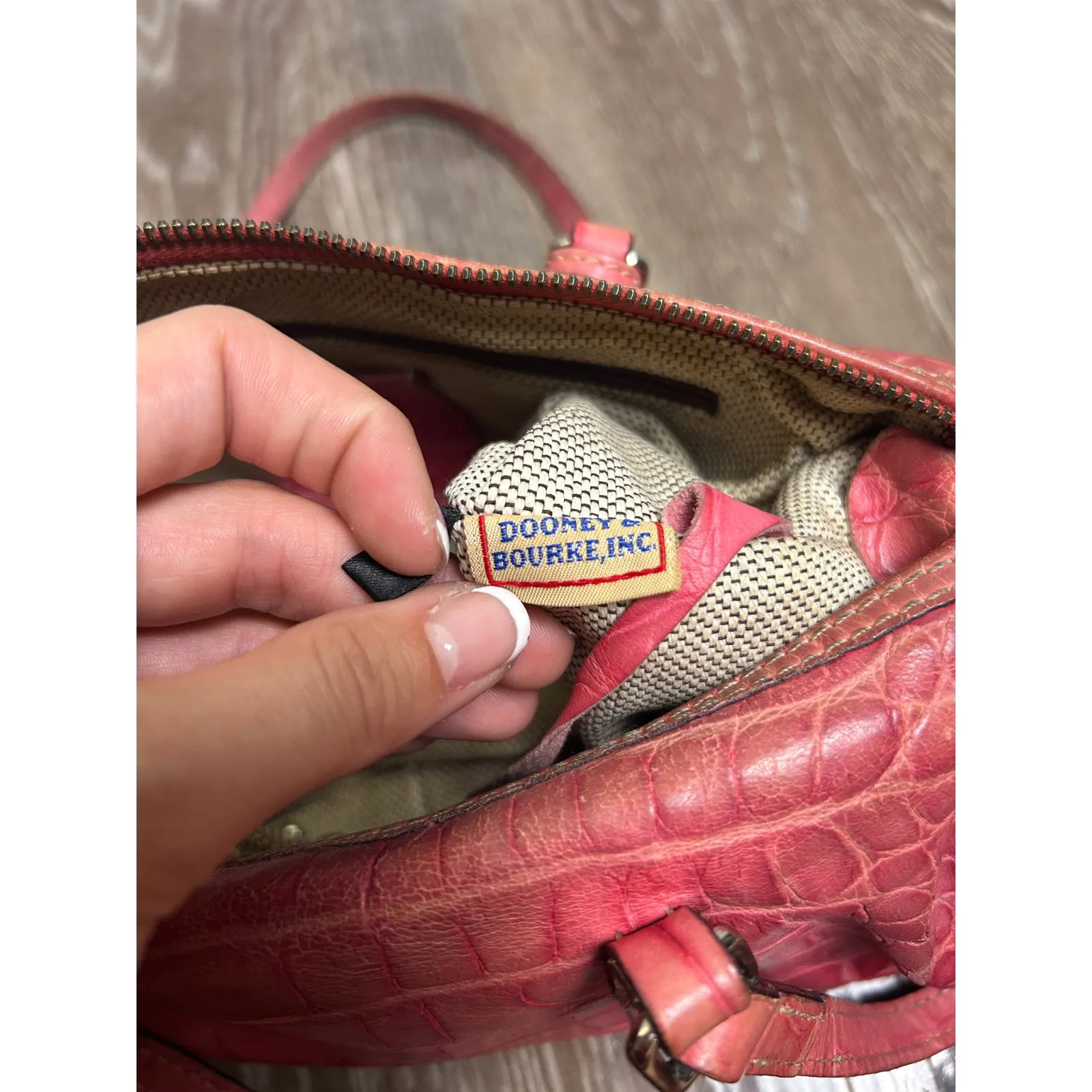 Dooney & Bourke Vintage Baguette Shoulder Bag Pink Alligator - Image 10