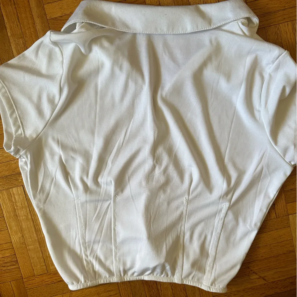White Cropped Fitted Button Up Polo Blouse Size L - Image 3
