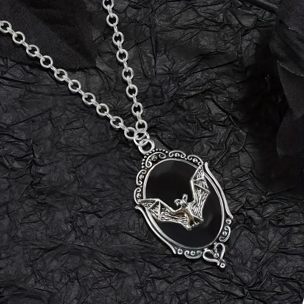 Retro Gothic Style Oval Vampire Bat Pendant Necklace Fashion Collarbone Chain‎ Silver - Image 2