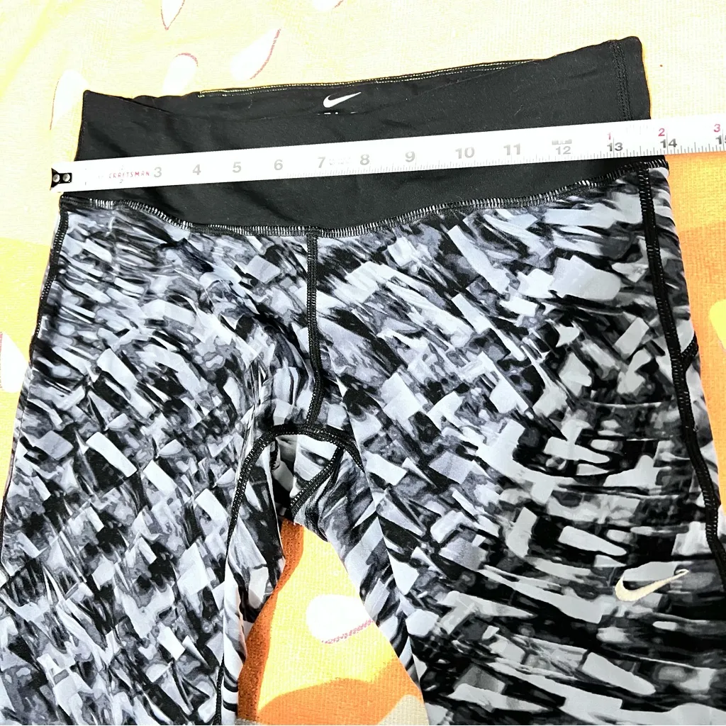 Nike dri fit legging. y:Box J03: - Image 4