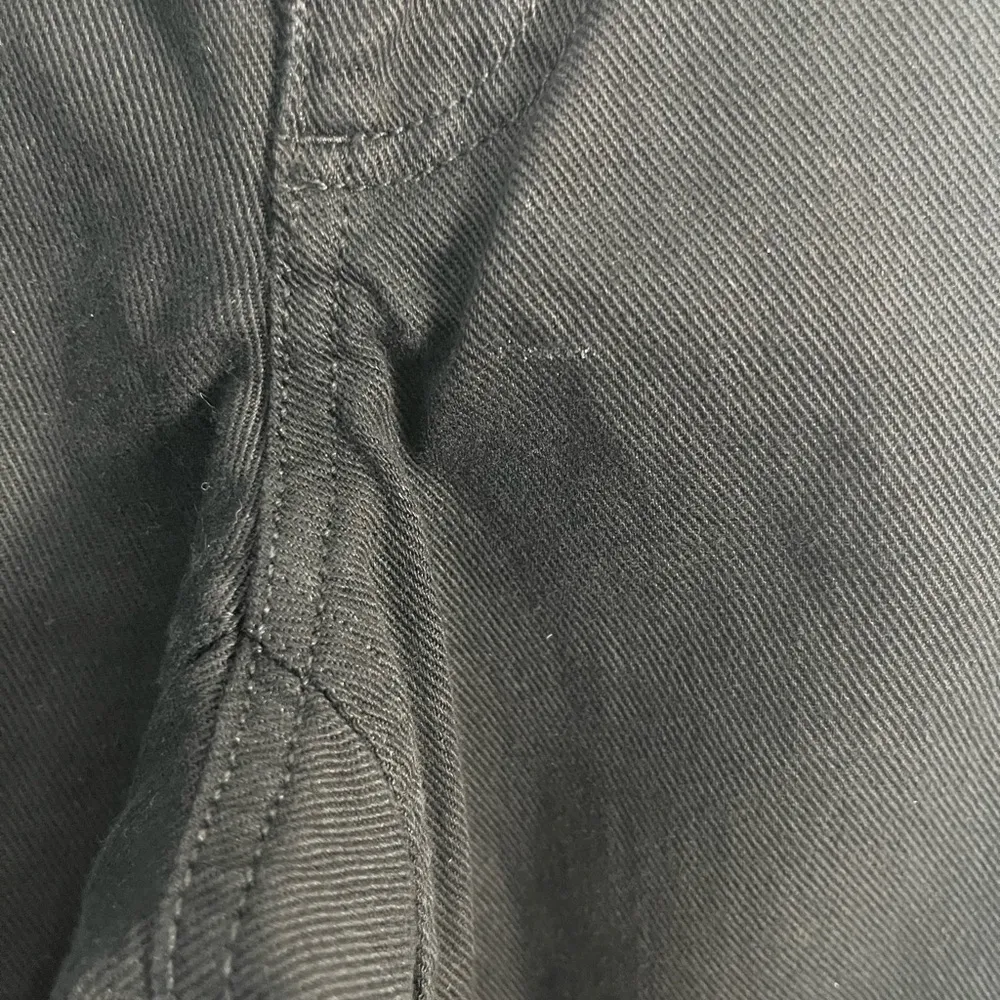 Aritzia TNA black denim jeans size 2 - Image 3