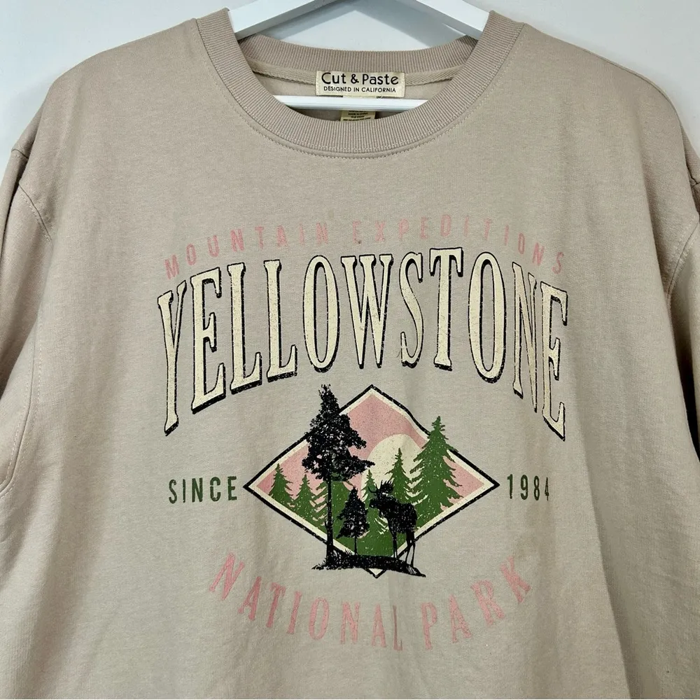Cut & Paste Women’s Yellowstone National Park Sweatshirt Tan Size Large FLAW - Image 2