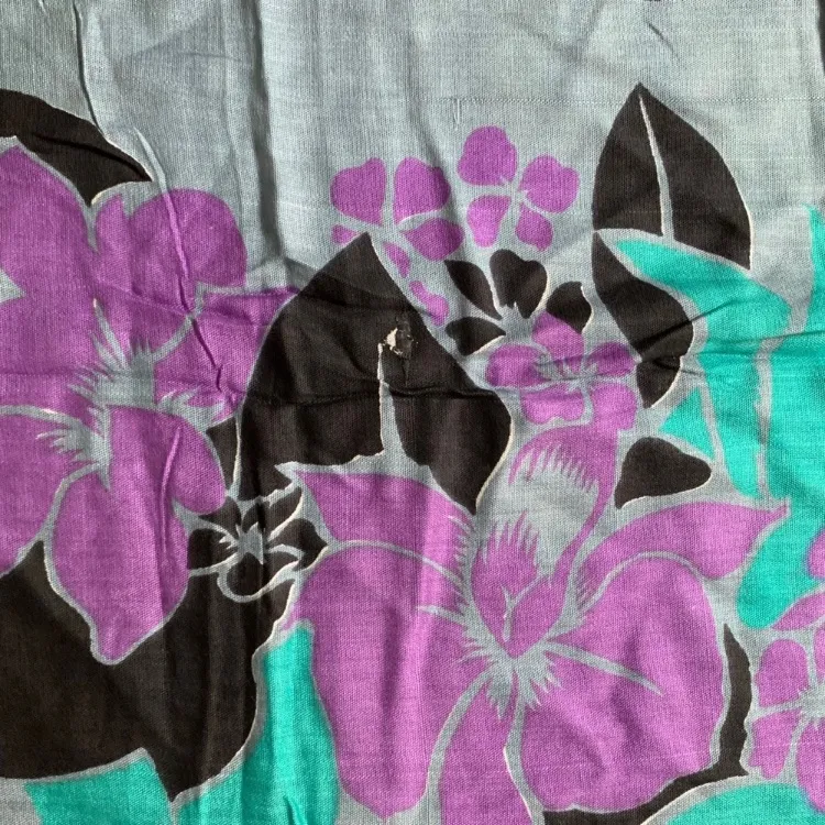 5 scarves including florals, stripes and a solid white trimmed in lace - Image 5