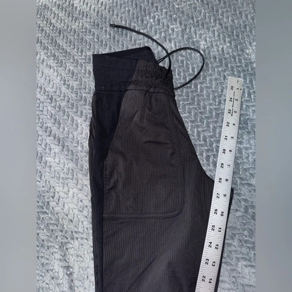 Lululemon Women’s Beyond The Studio Joggers Black Pull On Size 0‎ - Image 9