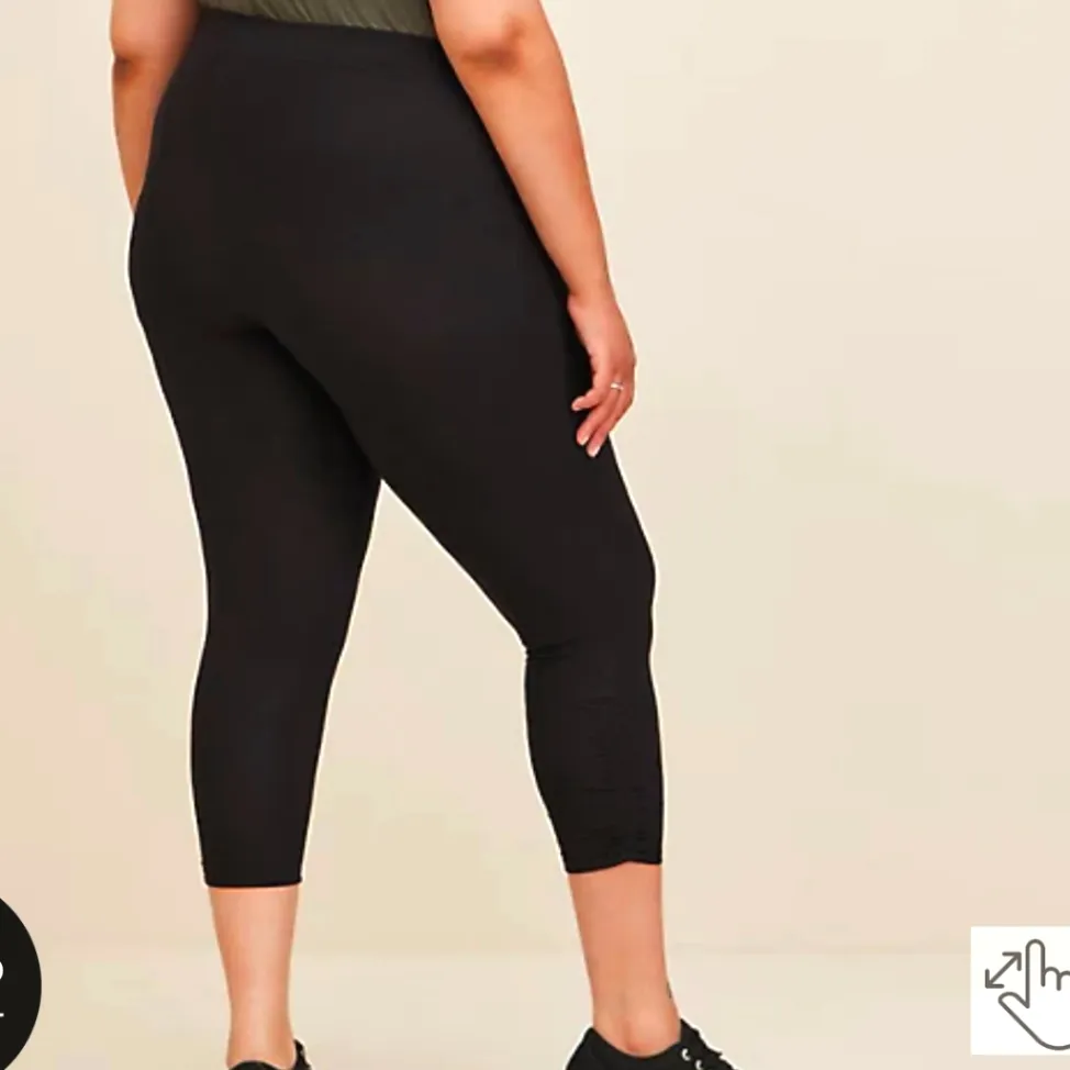 Torrid 🆕  plus size 1 1x black‎ ruched side crop leggings stretch pants - Image 2