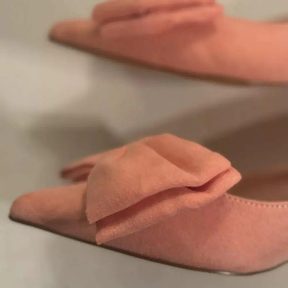 Journee Womens Orana Coral Pink Bow Faux Suede Pointed Toe Low Heels Pumps 7.5 - Image 5