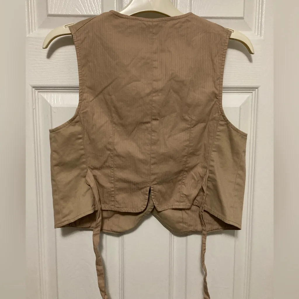 The Limited Tan Light Acedemia Button-Up Vest - Image 7