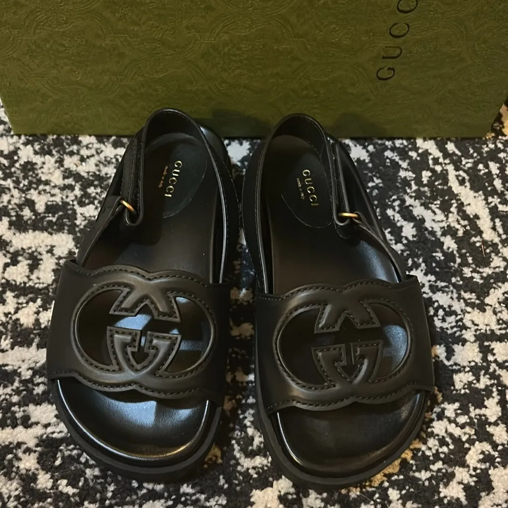 Gucci GG Interlocking G Sandal Cosmos Softy Black - Image 7