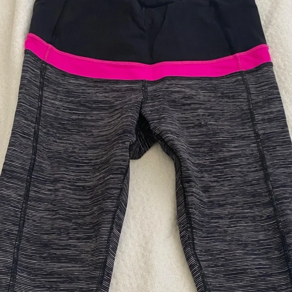 Lululemon Run Spirit Tight II - Wee Are From Space Leggings - Size 4 -- Rare - Image 3