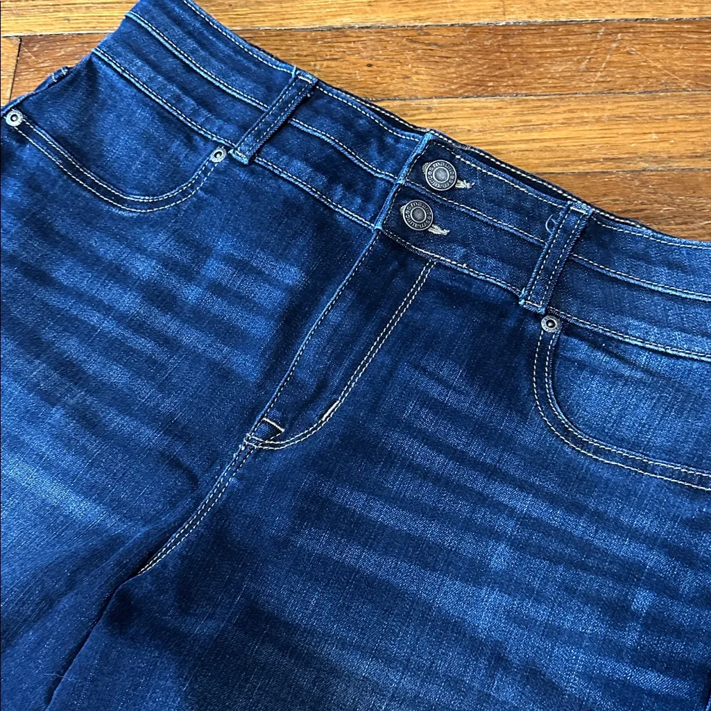 Maurices Women’s Super High Rise Cropped Jeans, Sz Large - Image 4