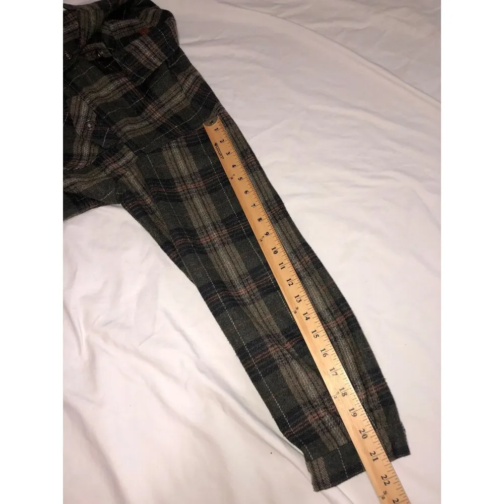 POL Plaid Button Up Jacket Size M Frayed Distressed Hem Green Flannel Pockets - Image 8