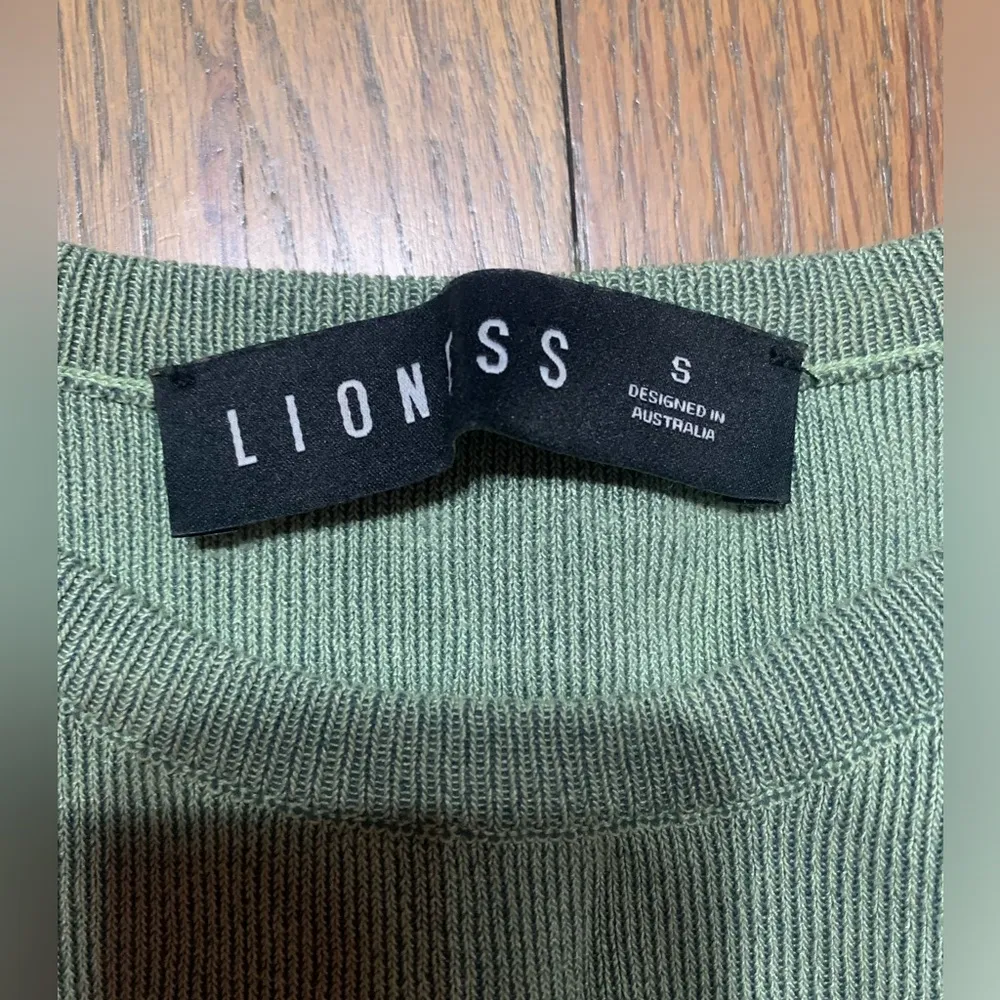 Lioness military minds cinched dress small green - Image 3