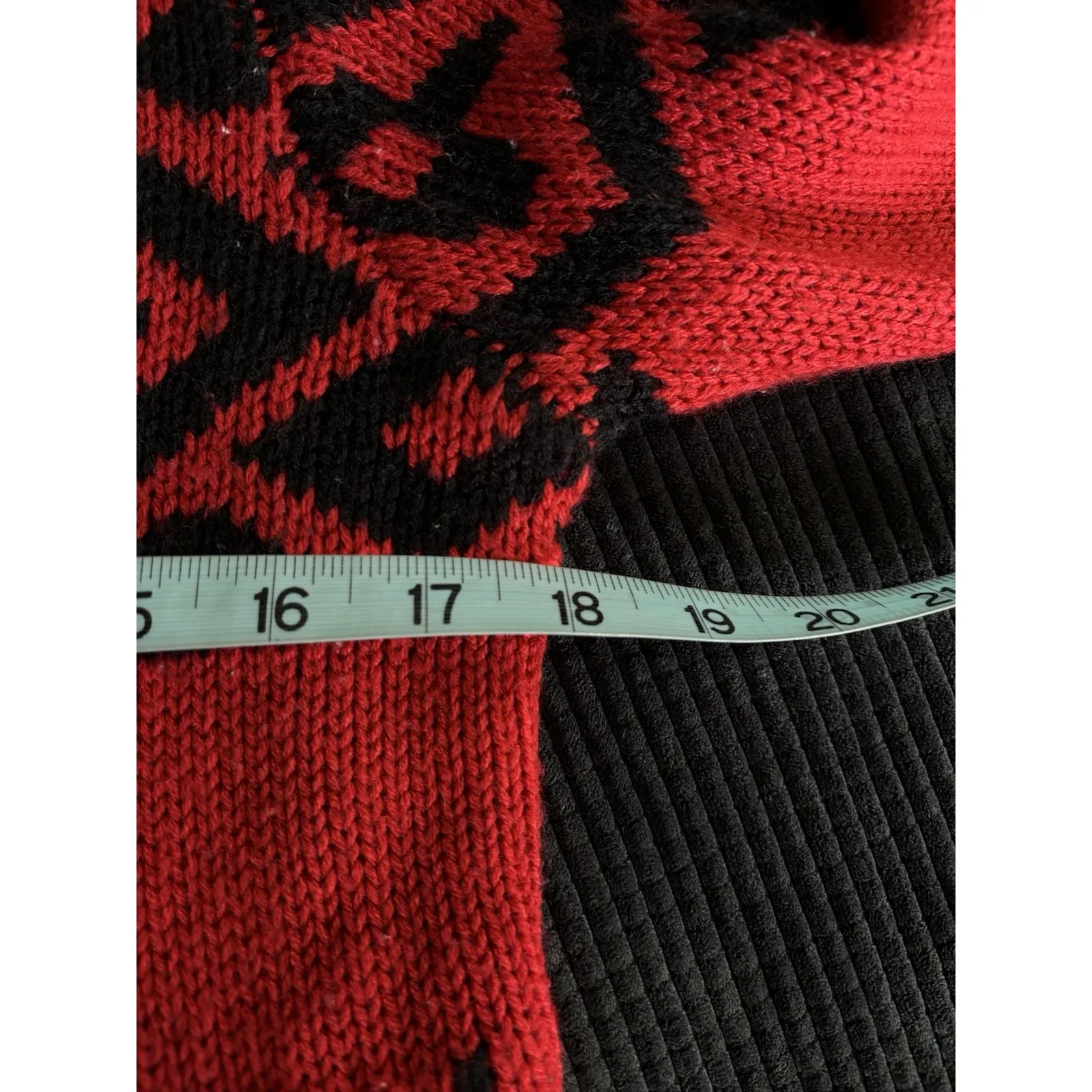Rue 21 Red/Blk Knit Crop Sweater Round Neck Long Sleeve Size Large Soft‎ - Image 5