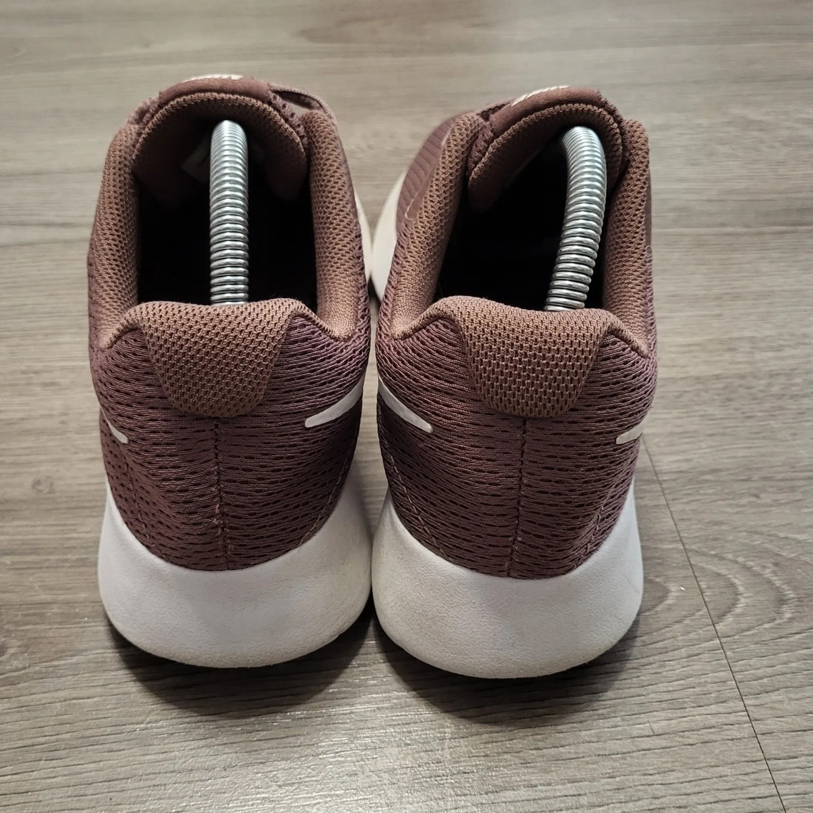 Nike Tanjun Women's Running Shoes Sneakers Smokey Mauve Rose Pink White Size 7 - Image 6