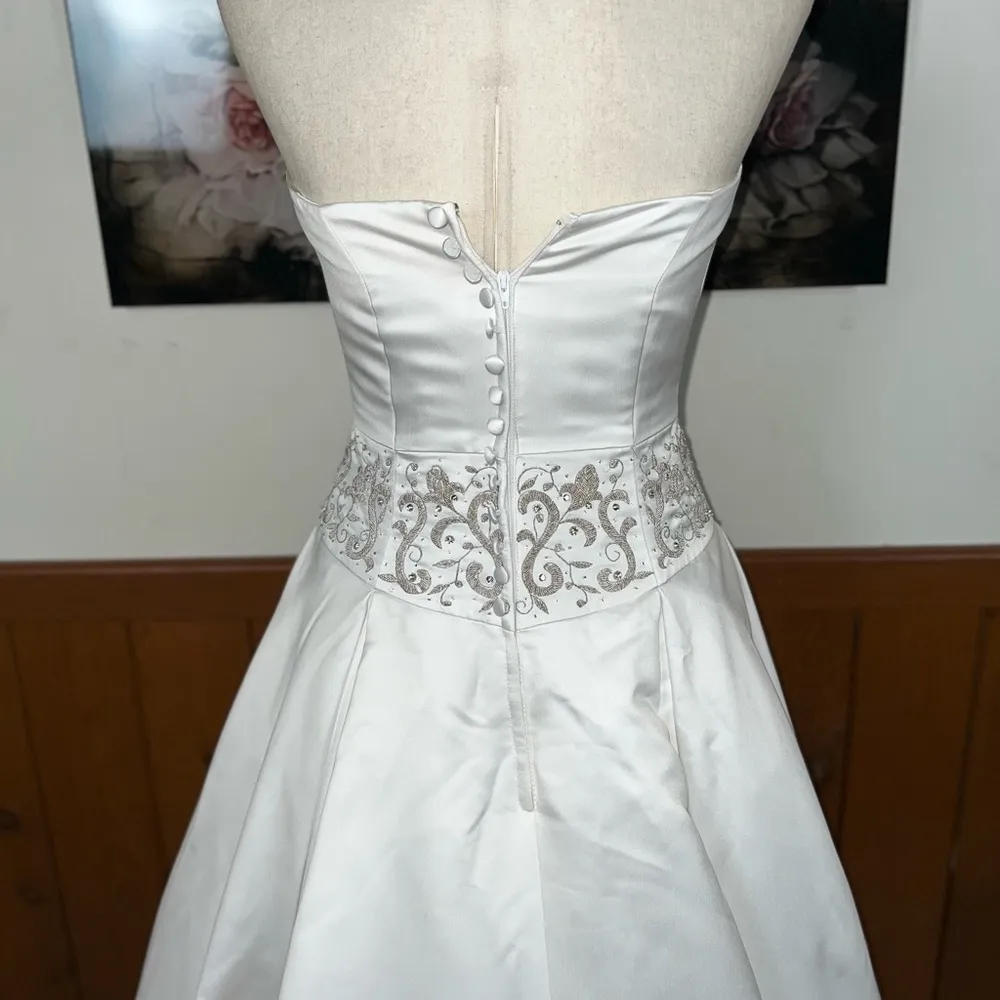 Pretty Vintage Y2K Christina Collection Pleated Satin Wedding Gown! White Size 8 - Image 6