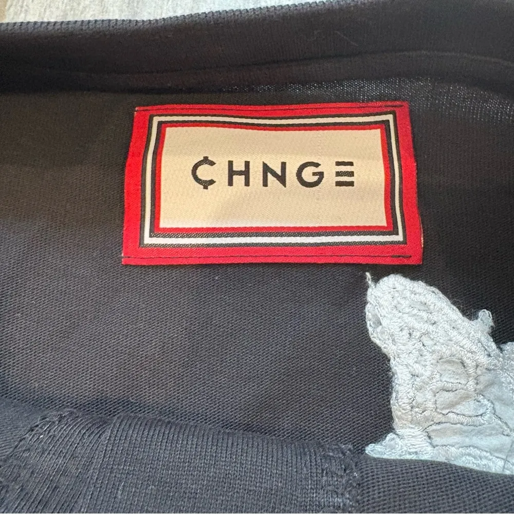 CHNGE Long Sleeve Organic Cotton Henley Crop Top, Sz L Black Size L - Image 13