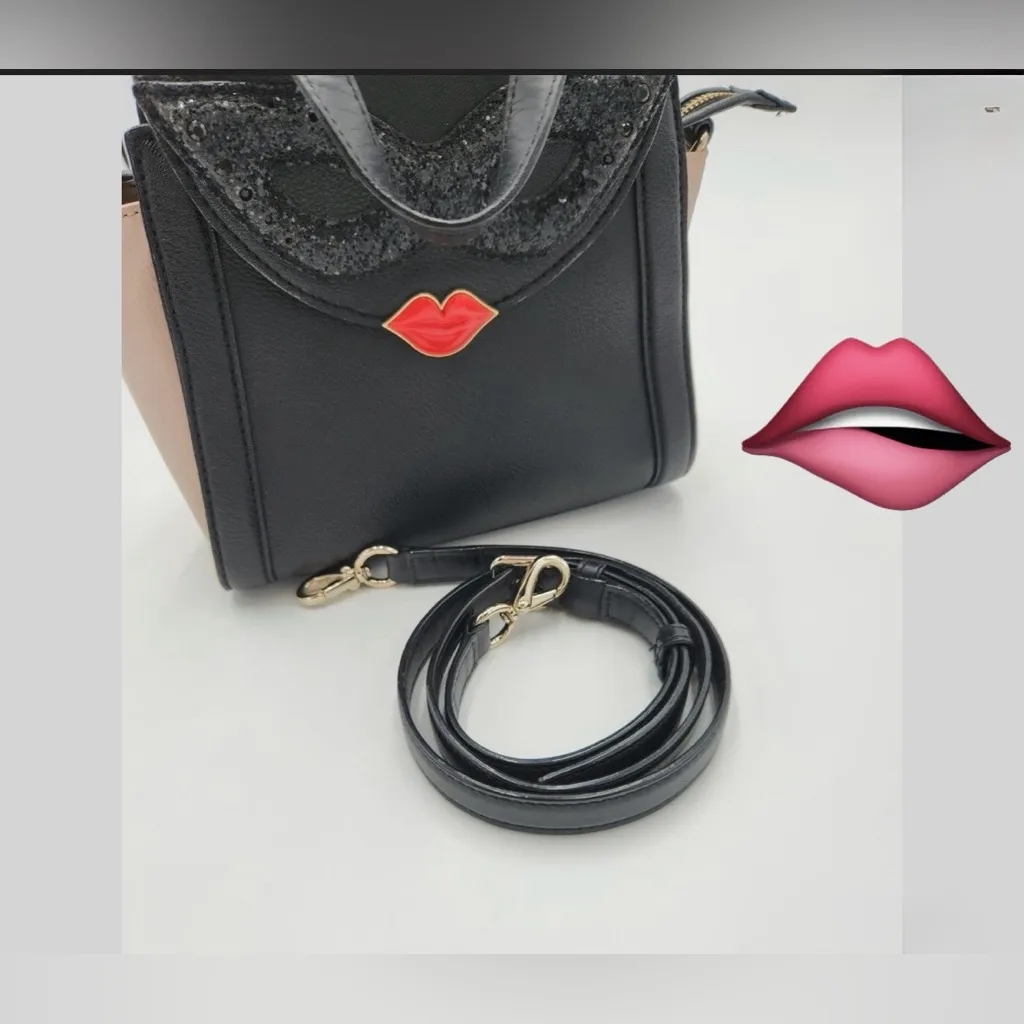 Kate Spade Dress the Part Mask Lip Masquerade Black VERY RARE!! - Image 10