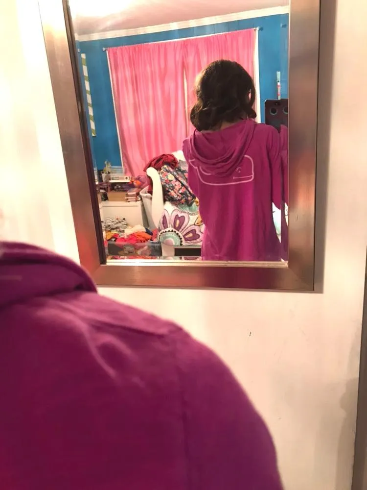 Vineyard Vines Hoodie - Image 2