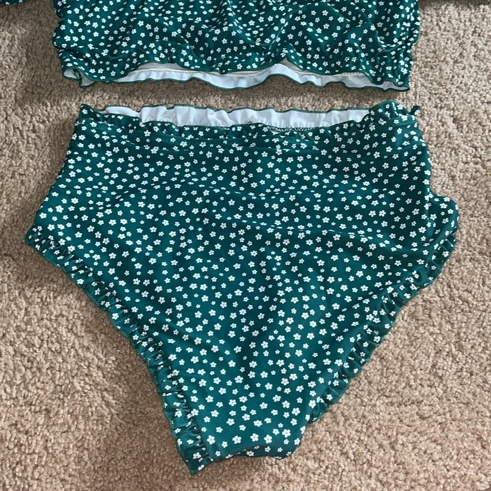 SHEIN green and white Floral Ruffled Bikini Set size medium high waisted - Image 7