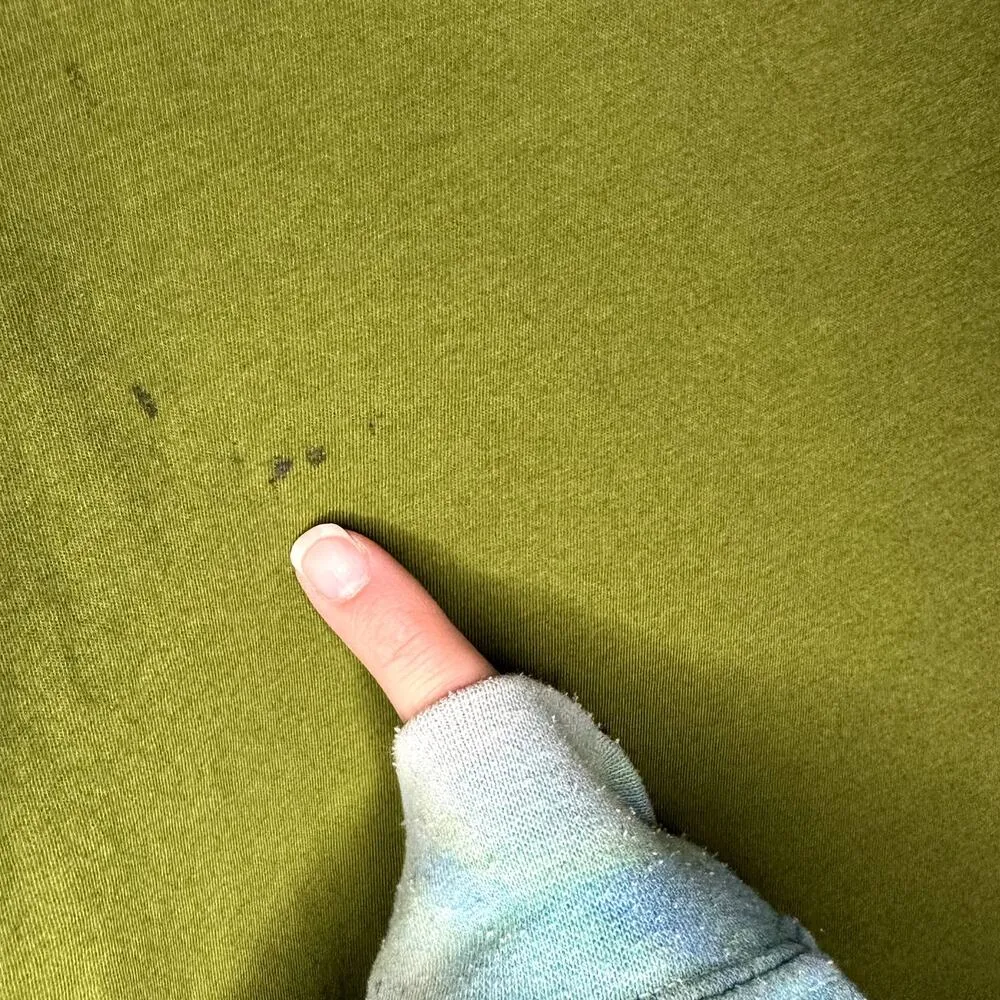 Daydreamer Elton John the One Solo Crewneck Graphic in Olive Green Tee Medium - Image 5