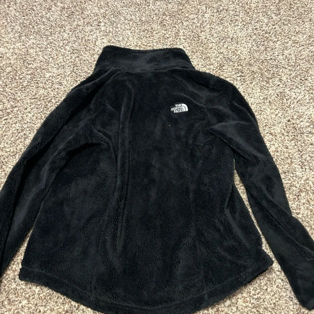 black north face fuzzy jacket - Image 3