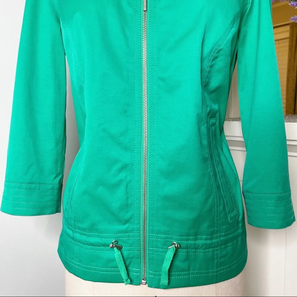 Chico’s 3/4 Sleeve Zip Front Vinny Jacket in Vivid Green Spring Jacket - Image 4