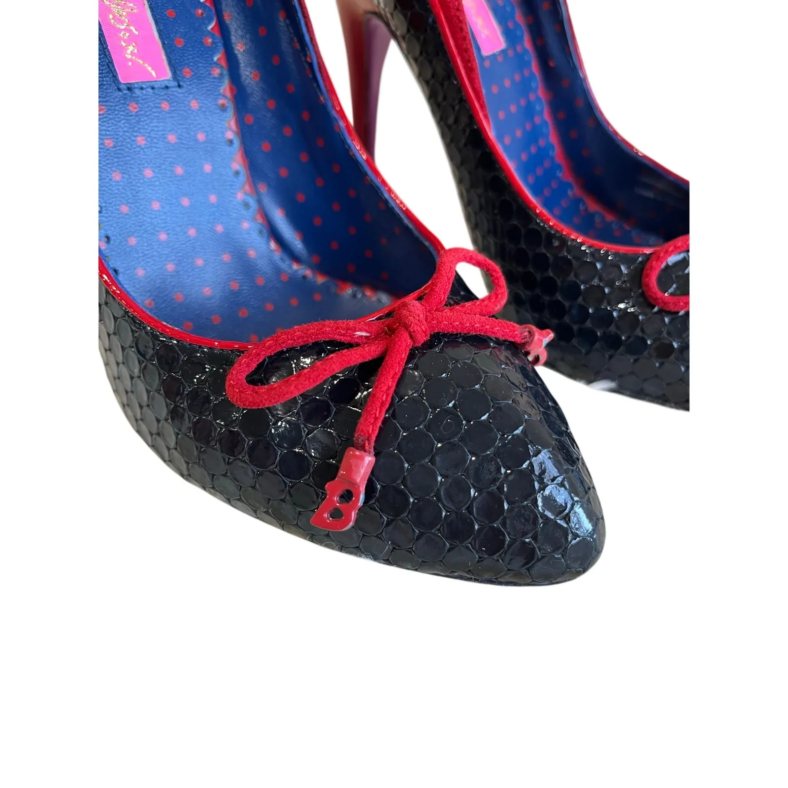 Vintage Betsey Johnson Navy Blue Red Bow Snakeskin Stiletto Y2K Heels Size 5.5 - Image 7