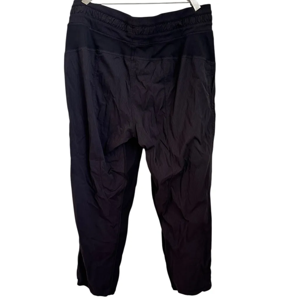 Lululemon Dance Studio Mid-Rise Crop 25"
Black 10 - Image 3