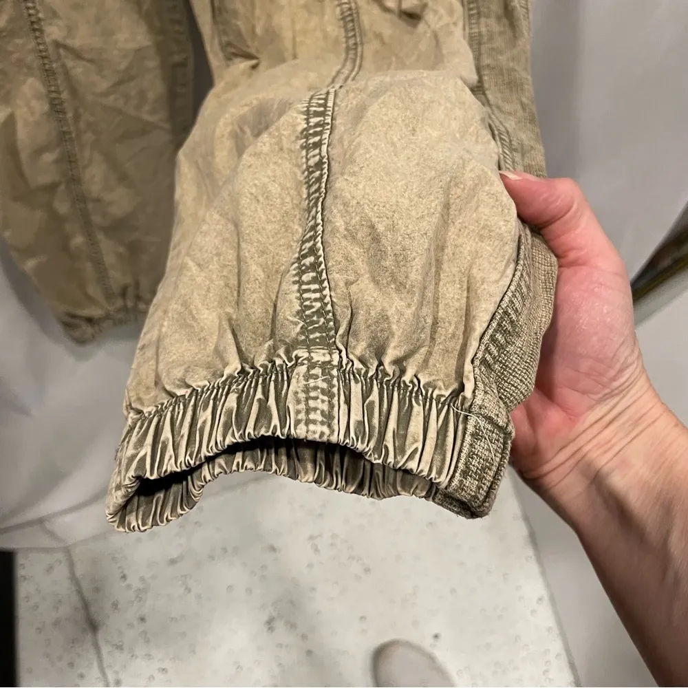 Y2K style Urban outfitters lightweight parachute cargo pants acid wash tan - Image 7