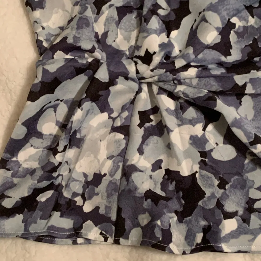 Banana Republic Shirt - Image 4