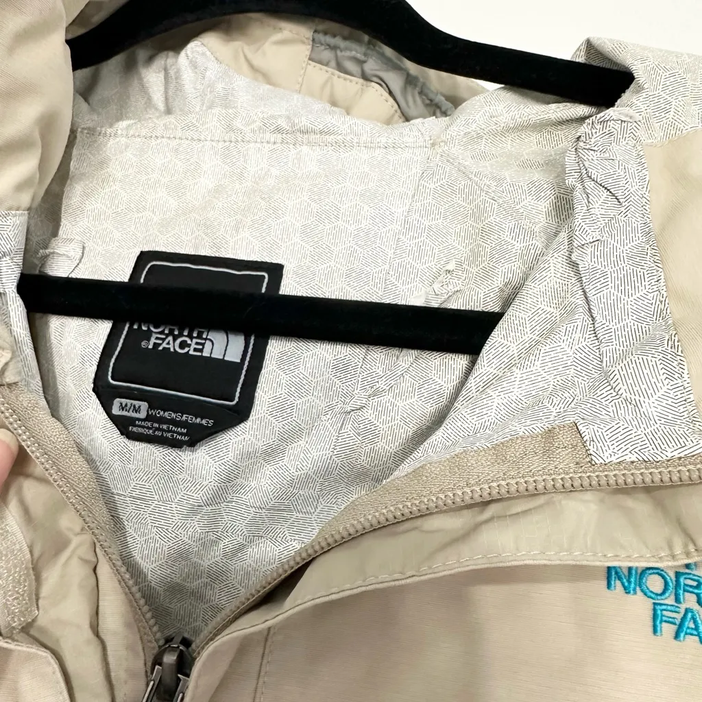 The north face rain jacket size medium tan outdoors Gorpcore - Image 2
