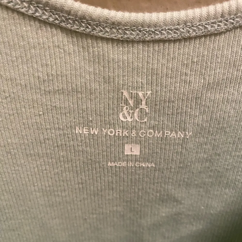 New York & Company Seafoam Green Ruffle Front Ribbed Tank Top Size L Size L - Image 3