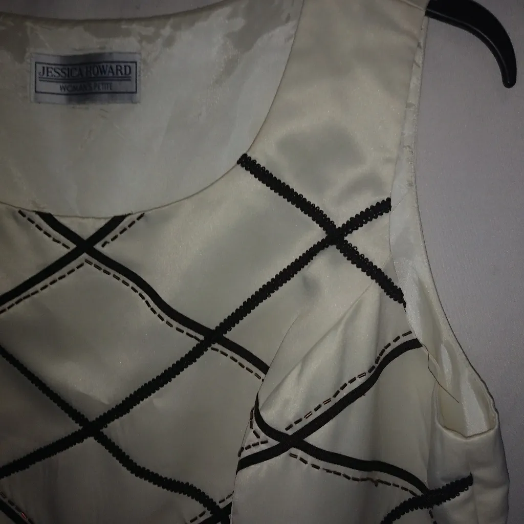 Jessica Howard XLP Creme Satin Chocolate Trim Top Petite - Image 3