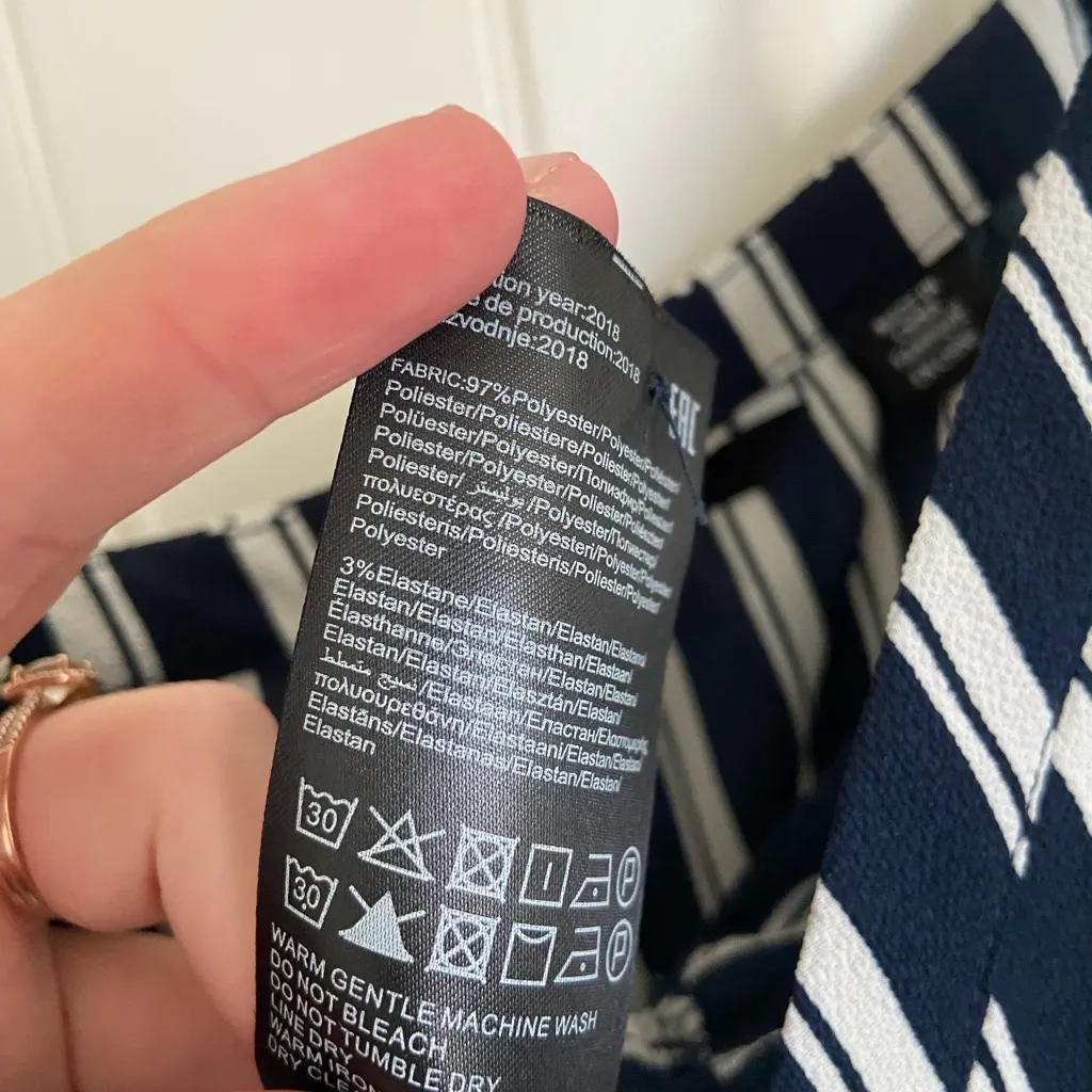 EUC Vero Moda women’s navy blue white striped button front midi dress medium - Image 6