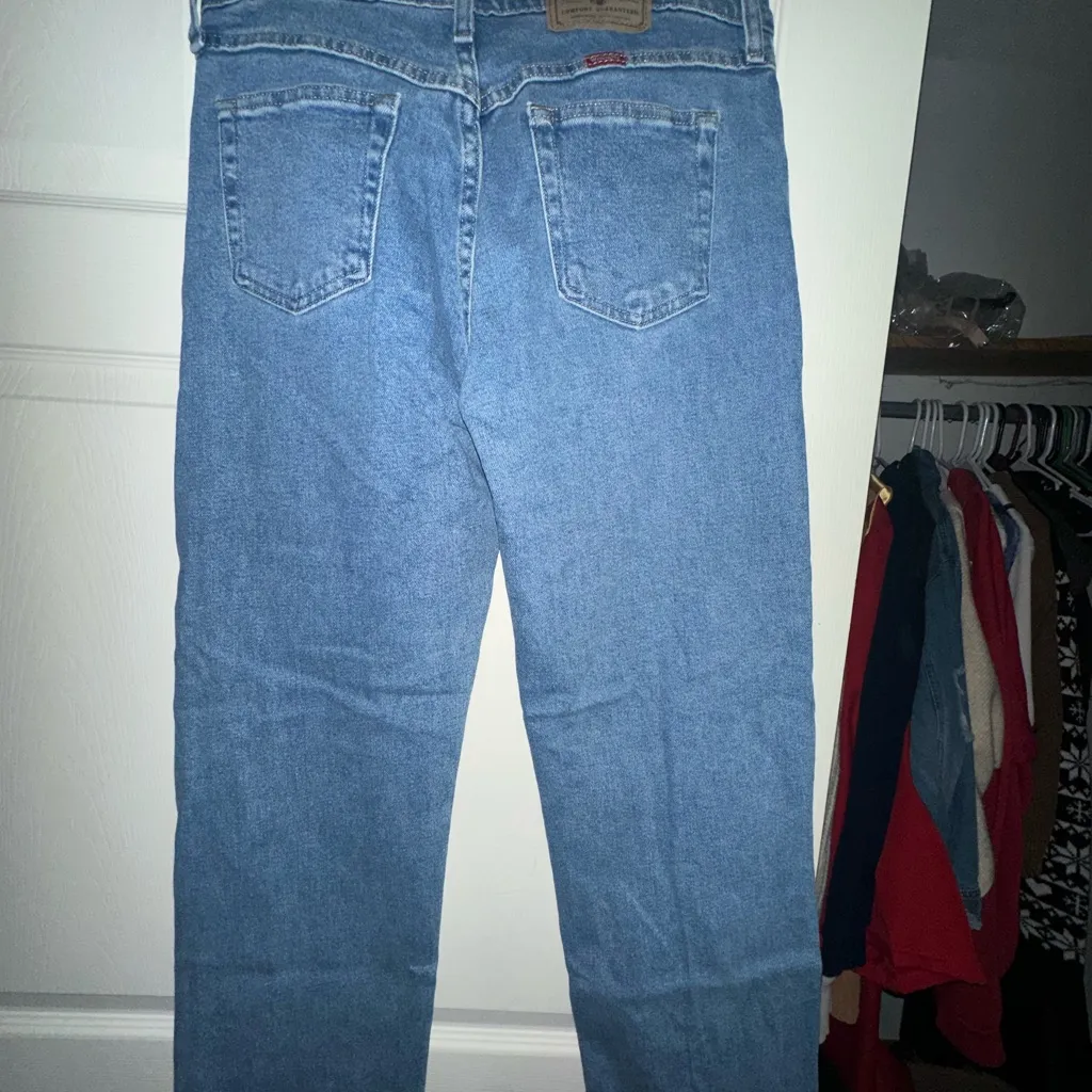 Wrangler Women’s Light Blue Straight Jeans - Image 3