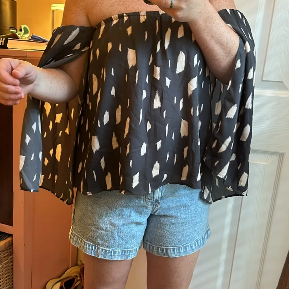 Buddy Love Strapless Flowy Arm Top - Image 2