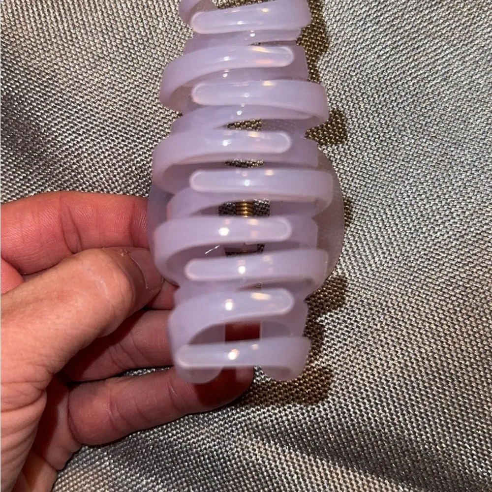 Chic Lavender Hair Claw Clip Purple - Image 3