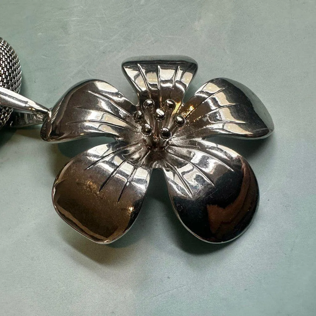 Silver Mesh Collar Necklace with Large Flower Pendant - Image 4
