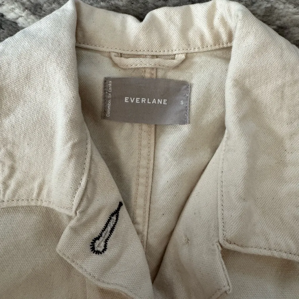 Everlane women's ivory denim jacket small - Image 2