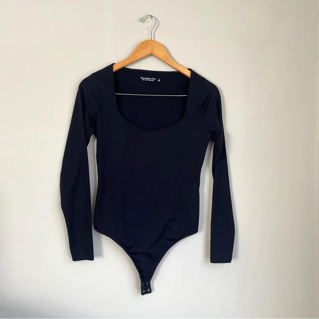 Abercrombie & Finch Soft AF Long-Sleeve Squareneck Bodysuit Size Small - Image 2
