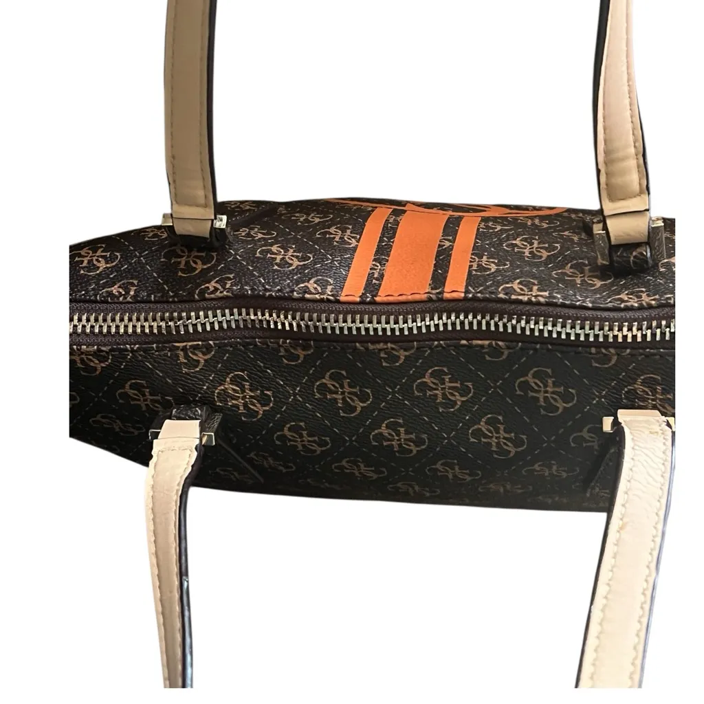 Guess Signature Logo zipper top Handbag Tote. - Image 5