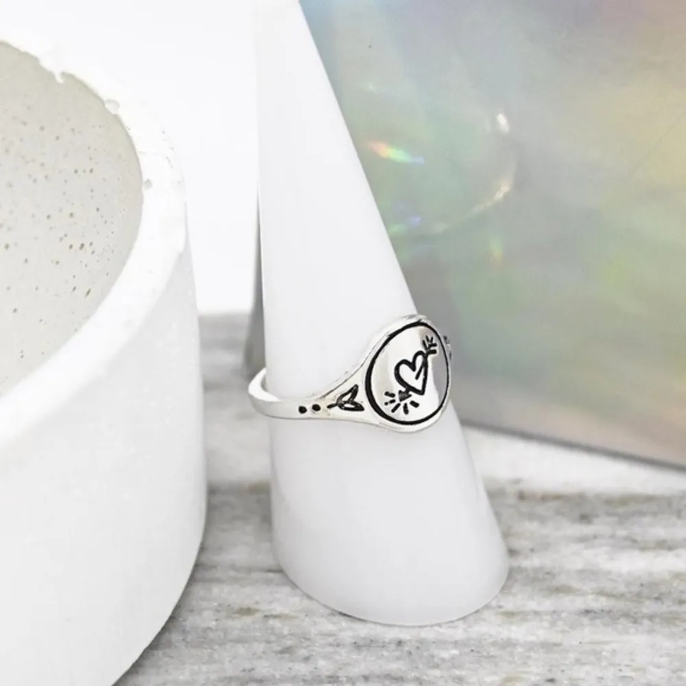 Heart Outline Signet Ring Silver - Image 2