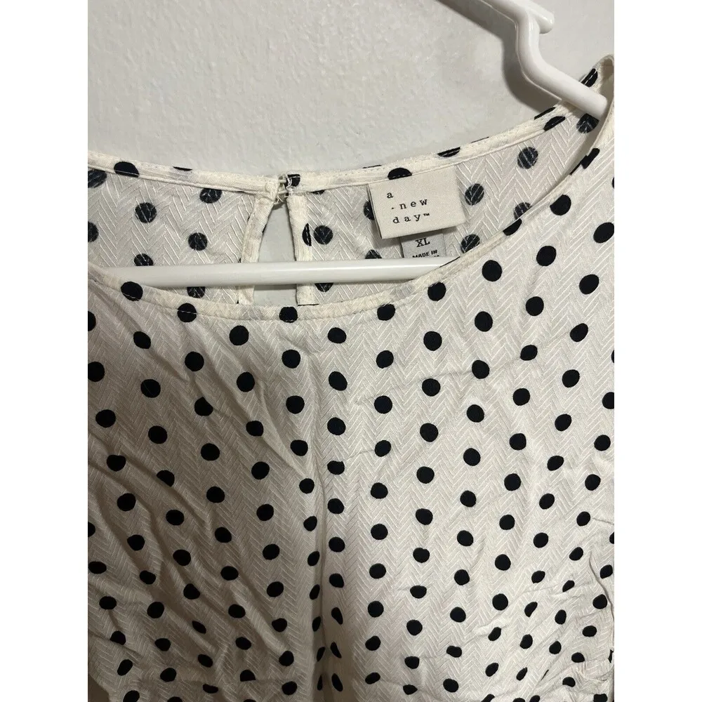 A New Day  Size Large Blouse - Image 4