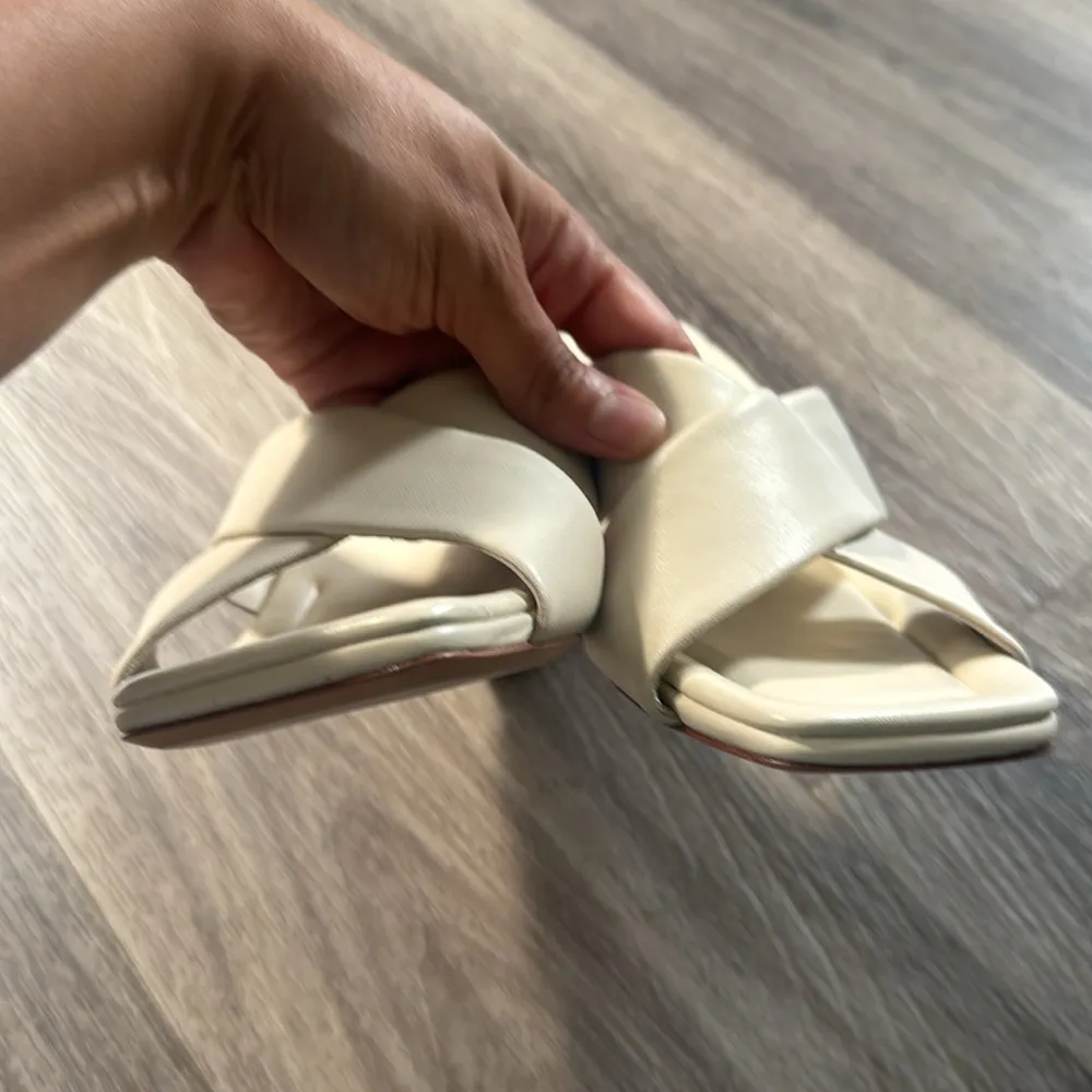 Vince Women's Cream Criss Cross-Strap Sandals Cecilia Square toe Elegant Shoes 9 - Image 5