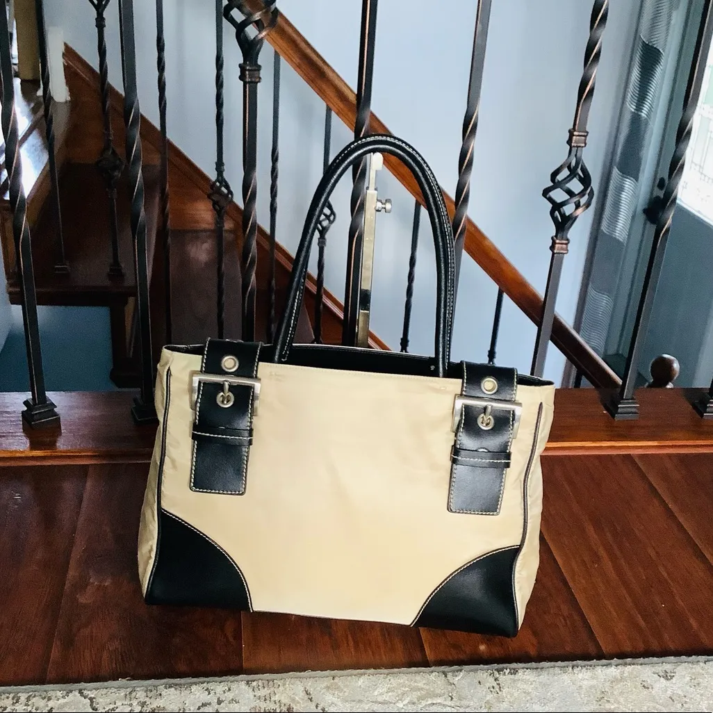 Elegant PRADA nylon tote bag 🌷🌷🌷 - Image 5