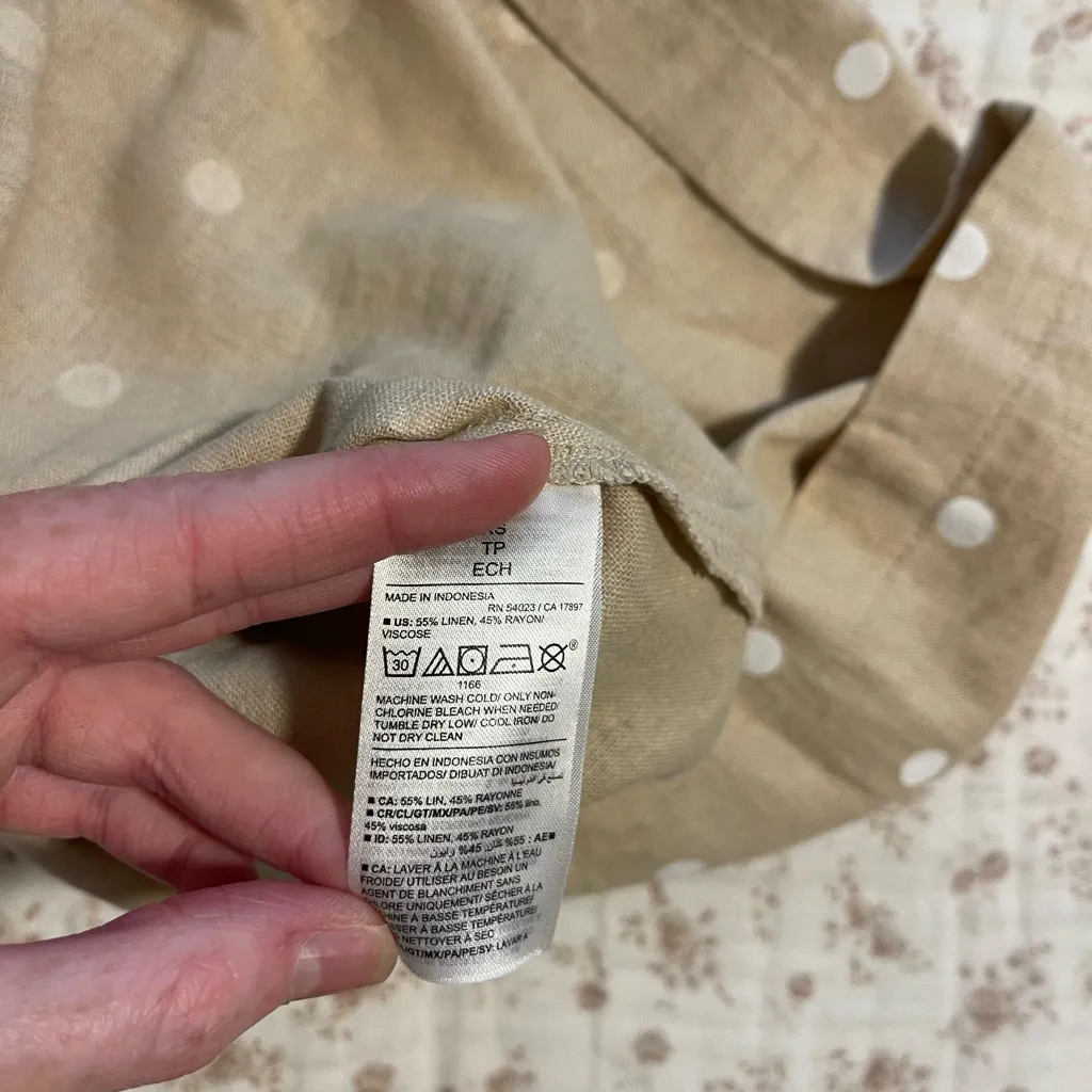 Old Navy Tan & White polka dot Mini Skirt - Image 4