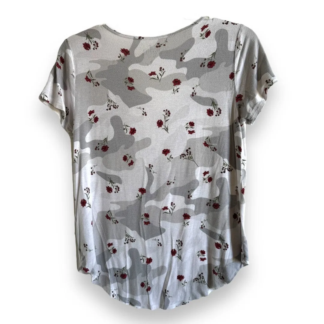 Hollister Womens Tee‎ Sz XS Gray White Camo Camouflage Flowers Pocket Easy Top - Image 5