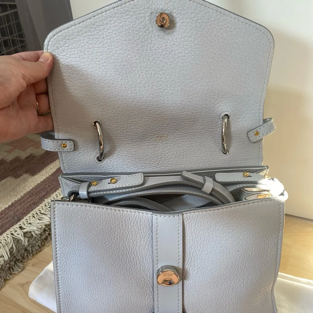 Chloé Aby Medium Leather Shoulder Bag in Sky Blue Adjustable Strap - Image 13